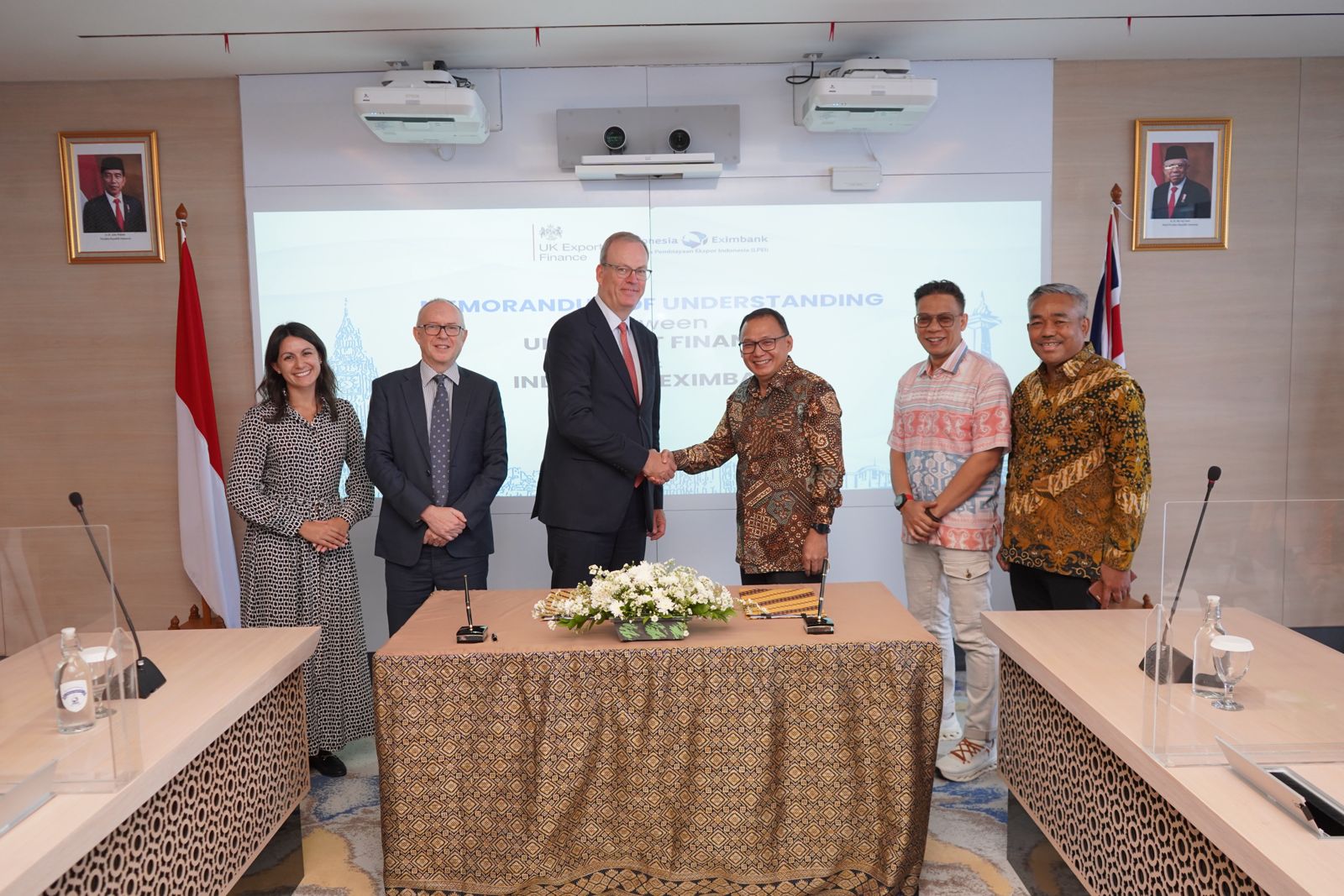 UK Export Finance Bersama Indonesia Eximbank Bersinergi Untuk Menciptakan Peluang Bisnis Baru